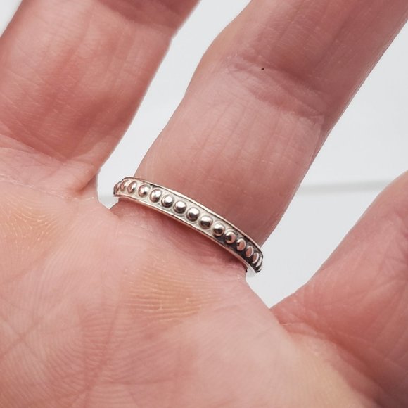 Size 7 925 Sterling Silver Cool Dotted Pattern Simple Ring - Picture 3 of 7